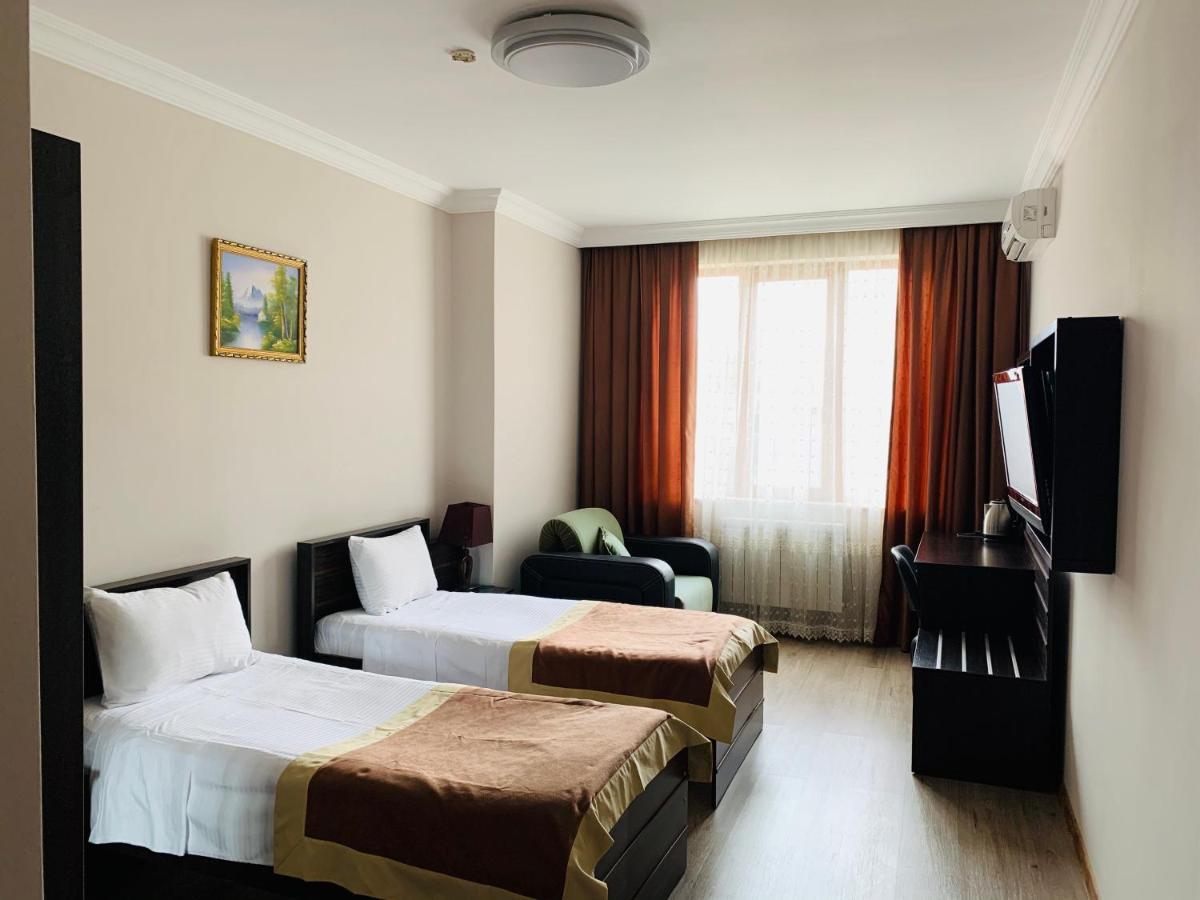 Hotel Brighton Batumi Exterior foto