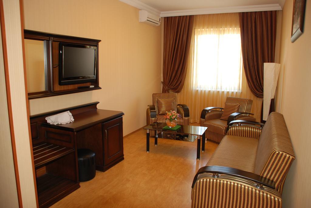 Hotel Brighton Batumi Exterior foto