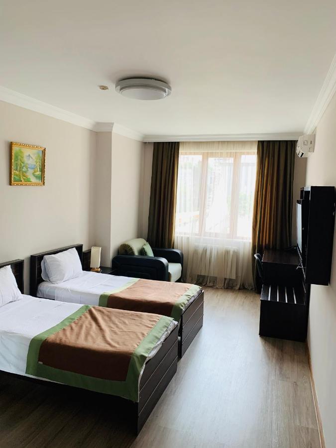 Hotel Brighton Batumi Exterior foto