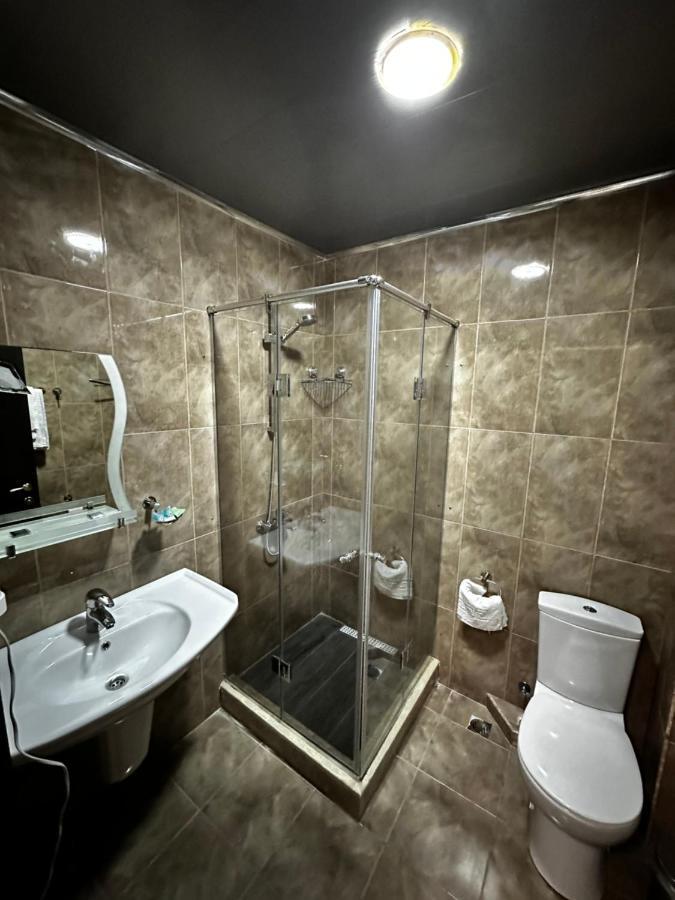 Hotel Brighton Batumi Exterior foto