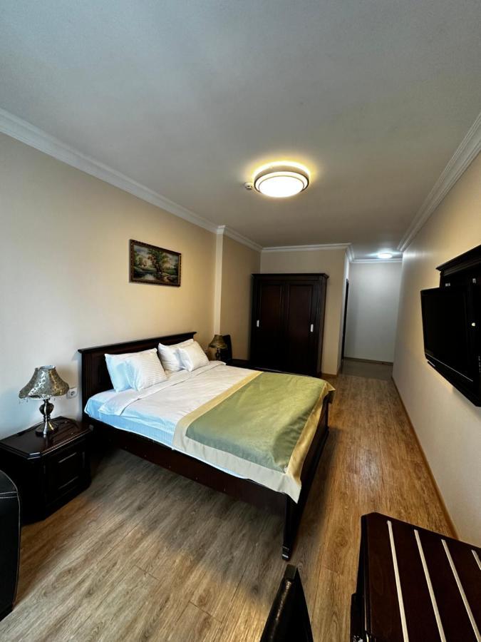 Hotel Brighton Batumi Exterior foto
