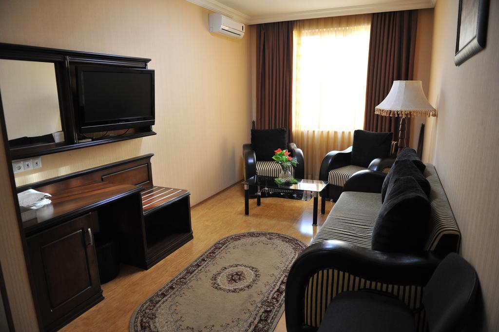 Hotel Brighton Batumi Exterior foto